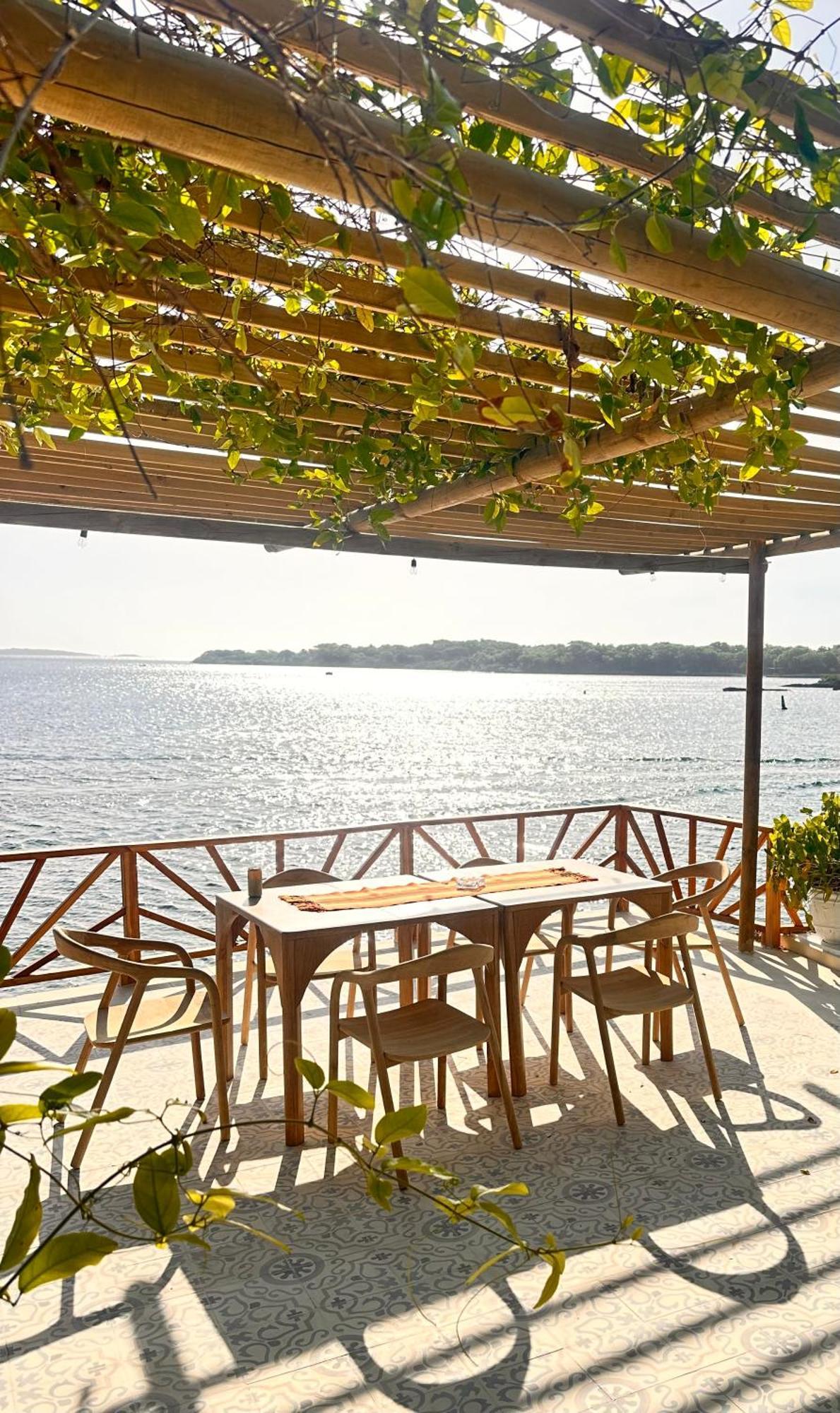 Orika Del Mar Hotel Isla Grande  Exterior photo
