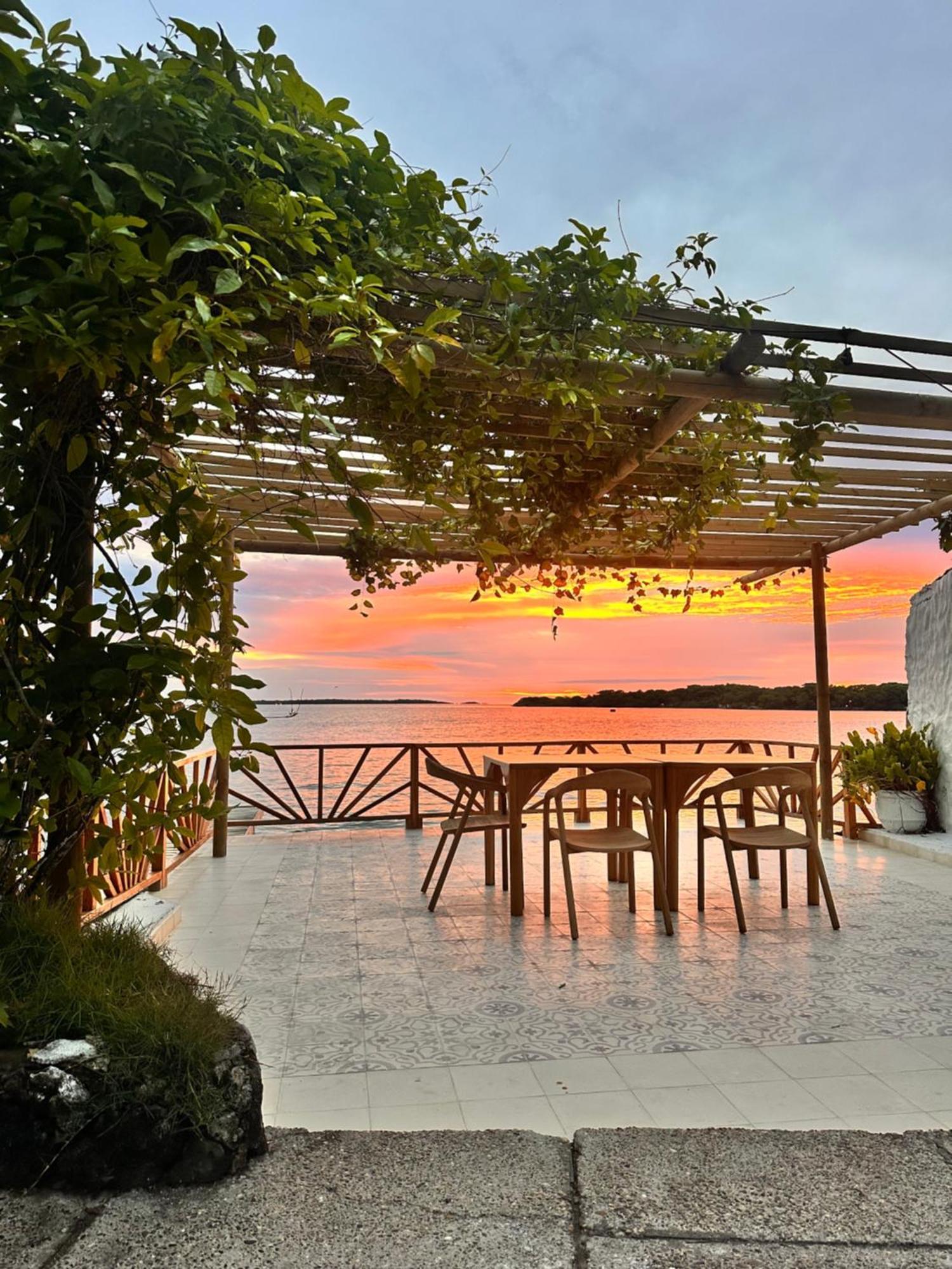 Orika Del Mar Hotel Isla Grande  Exterior photo